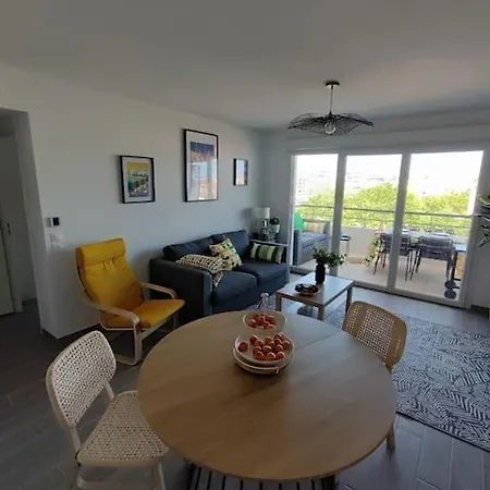 A 150m De La Plage Et Classe 3 Etoiles * Fréjus