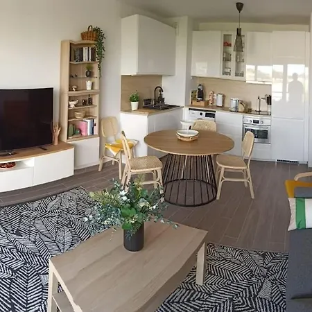 A 150m De La Plage Et Classe 3 Etoiles * Fréjus