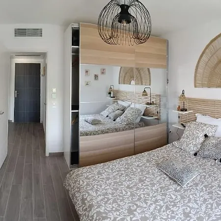 A 150m De La Plage Et Classe 3 Etoiles Apartamento Fréjus